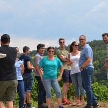 Die Lenus GmbH macht ihren Teamausflug zum  Weingut der Familie Huller. Im Anschluß stand noch ein Workshop im Fokus der fünf Lenus-Werte.