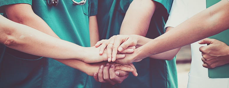 Besonders im infrastrukturellen und -Pflegebereich eines Krankenhauses, gibt es viele krankheitsbedingte Ausfälle des eigenen Personals. Durch ein betriebliches Gesundheitsmanagement  können diese Ausfälle gesenkt werden.