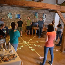 Die Lenus GmbH macht ihren Teamausflug zum  Weingut der Familie Huller. Im Anschluß stand noch ein Workshop im Fokus der fünf Lenus-Werte.
